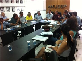 Após reunião tumultuada, impasse na implantação do Samu Regional continua